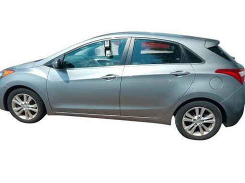 Used 2014 Hyundai Elantra GT FWD image 2