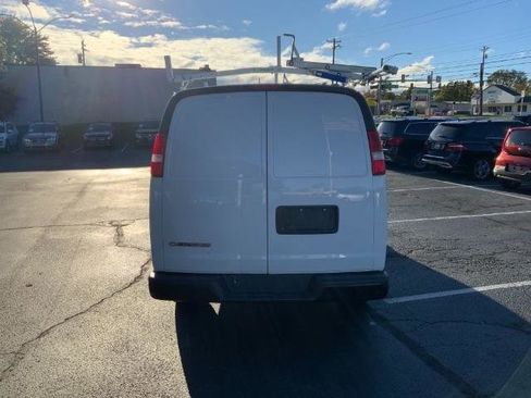 Used 2017 Chevrolet Express 2500 RWD image 6