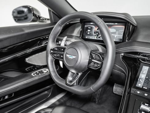 Used 2024 Aston Martin DB12 Coupe image 22