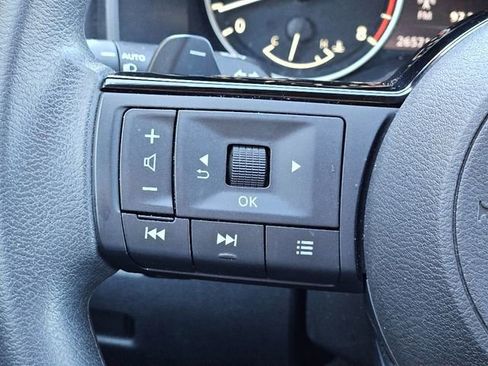 Certified 2023 Nissan Rogue SV image 17