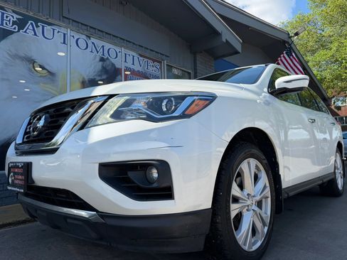 Used 2019 Nissan Pathfinder SL w/ SL Premium Package AWD/4WD image 7