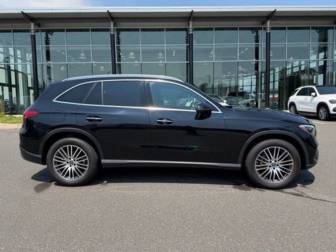 Used 2024 Mercedes-Benz GLC 300 4MATIC image 8