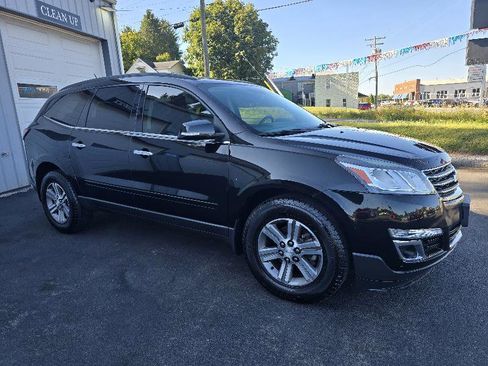 Used 2016 Chevrolet Traverse LT image 3