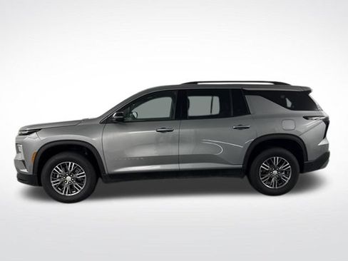 Used 2026 Chevrolet Traverse LT AWD/4WD image 5