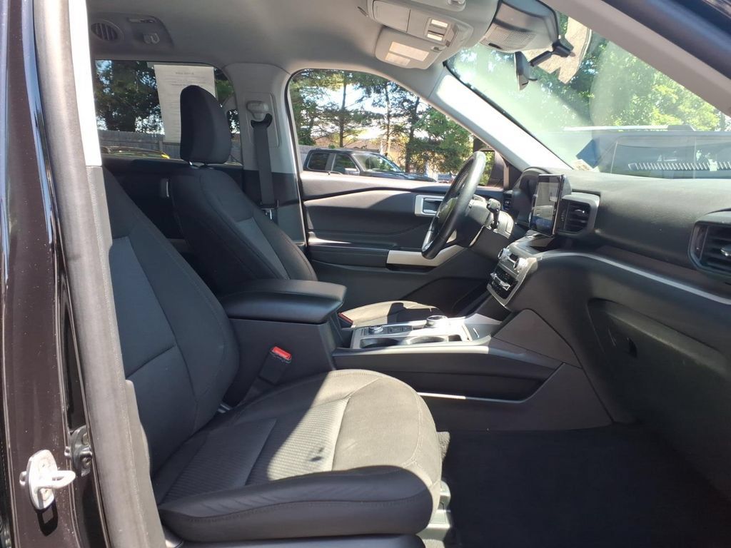 Certified 2023 Ford Explorer XLT AWD/4WD image 10