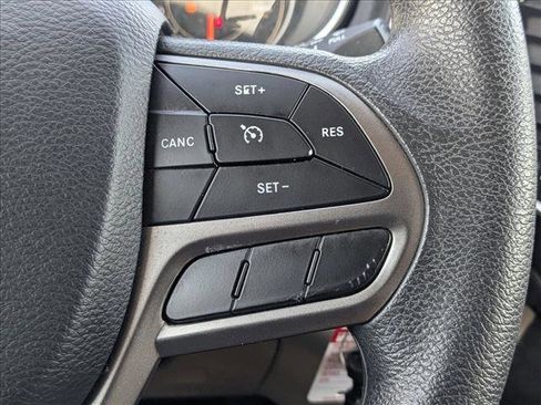 Used 2020 Jeep Cherokee Latitude image 14