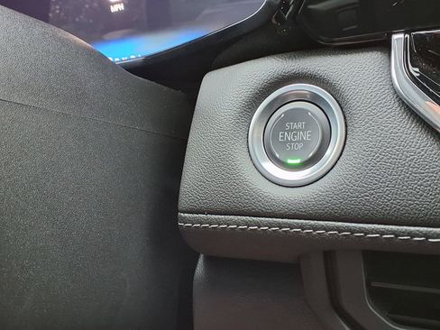 Used 2025 Chevrolet Colorado LT AWD/4WD image 14
