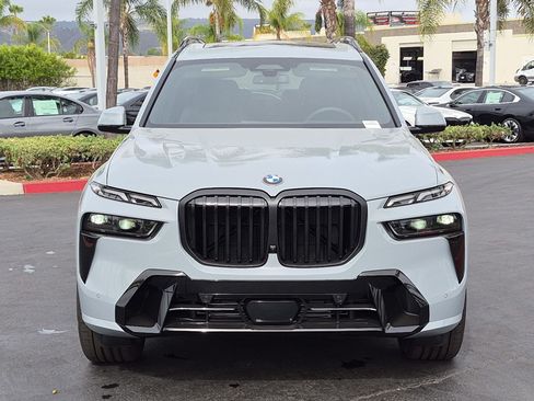New 2027 BMW X7 xDrive40i w/ M Sport Package AWD/4WD image 3