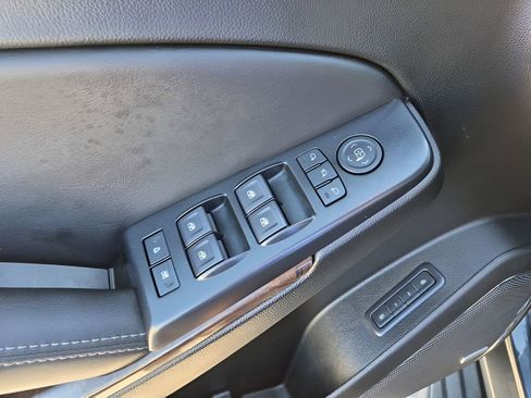 Used 2019 Chevrolet Suburban LT w/ Luxury Package image 28