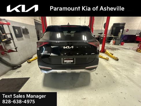Certified 2025 Kia Sportage EX AWD/4WD image 8