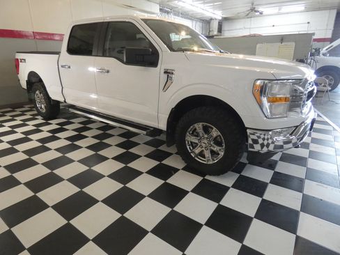 Used 2022 Ford F150 XLT w/ XTR Package image 4