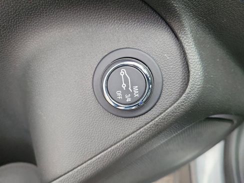 Used 2023 Chevrolet TrailBlazer ACTIV w/ Sun and Liftgate Package image 12