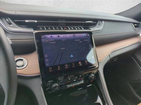 Used 2025 Jeep Grand Cherokee L Summit w/ Obsidian Package image 9