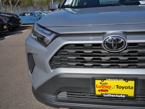 Certified 2025 Toyota RAV4 XLE AWD/4WD image 17