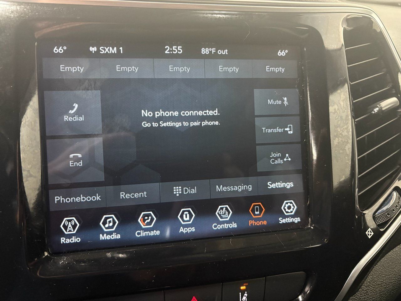 Used 2022 Jeep Cherokee Limited w/ Mopar Interior Package AWD/4WD image 23