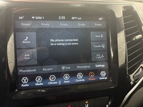 Used 2022 Jeep Cherokee Limited w/ Mopar Interior Package AWD/4WD image 23
