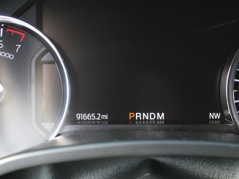 Used 2020 Ford Expedition XLT w/ Equipment Group 202A image 9