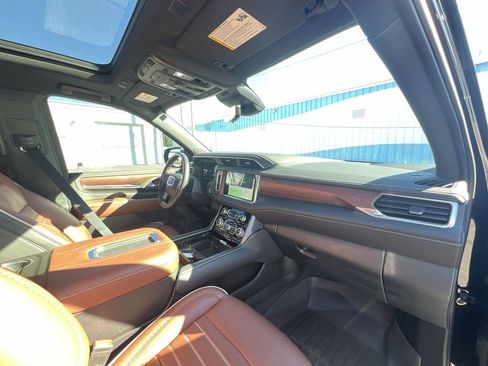 Used 2023 GMC Yukon XL Denali Ultimate image 30