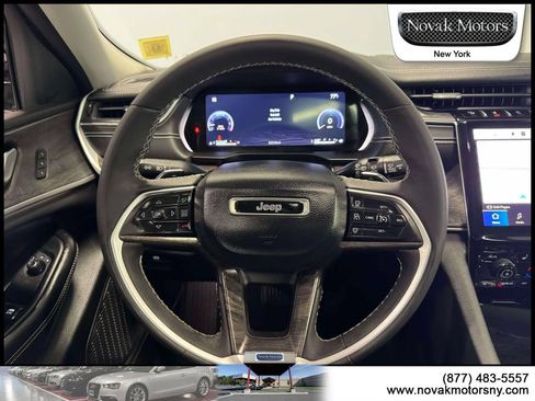 Used 2023 Jeep Grand Cherokee L Limited AWD/4WD image 18