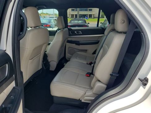 Used 2019 Ford Explorer XLT w/ Equipment Group 202A FWD image 11