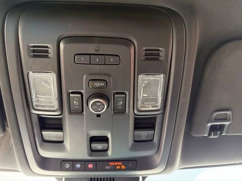 Certified 2023 GMC Yukon XL SLT w/ SLT Premium Package AWD/4WD image 26