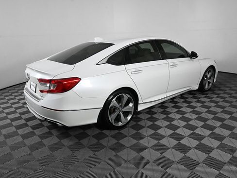 Used 2018 Honda Accord Touring image 25