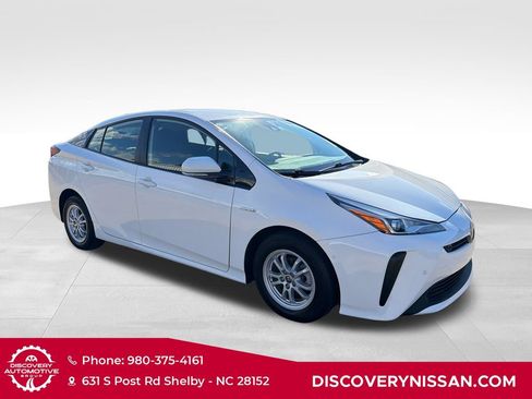 Used 2019 Toyota Prius LE FWD image 4
