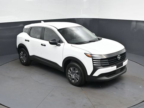 Used 2025 Nissan Kicks S AWD/4WD image 36
