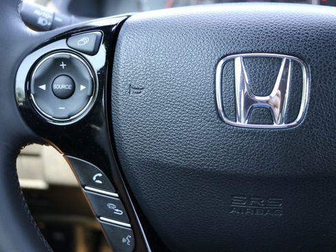 Used 2017 Honda Accord Sport image 16