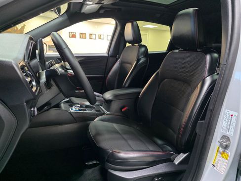 Used 2025 Ford Escape ST-Line Select w/ Tech Pack #1 AWD/4WD image 15