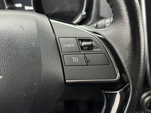 Used 2021 Mitsubishi Outlander Sport SE image 17