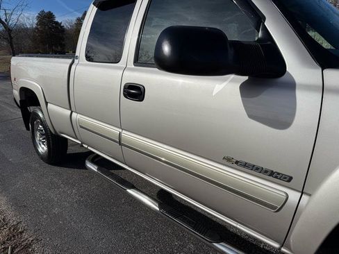 Used 2005 Chevrolet Silverado 2500 LS image 10