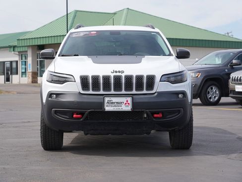 Used 2019 Jeep Cherokee Trailhawk AWD/4WD image 8