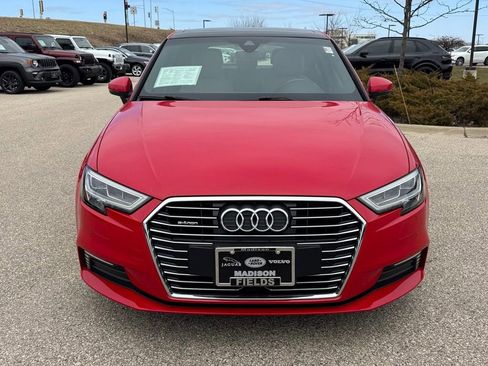 Used 2018 Audi A3 e-tron Prestige image 2
