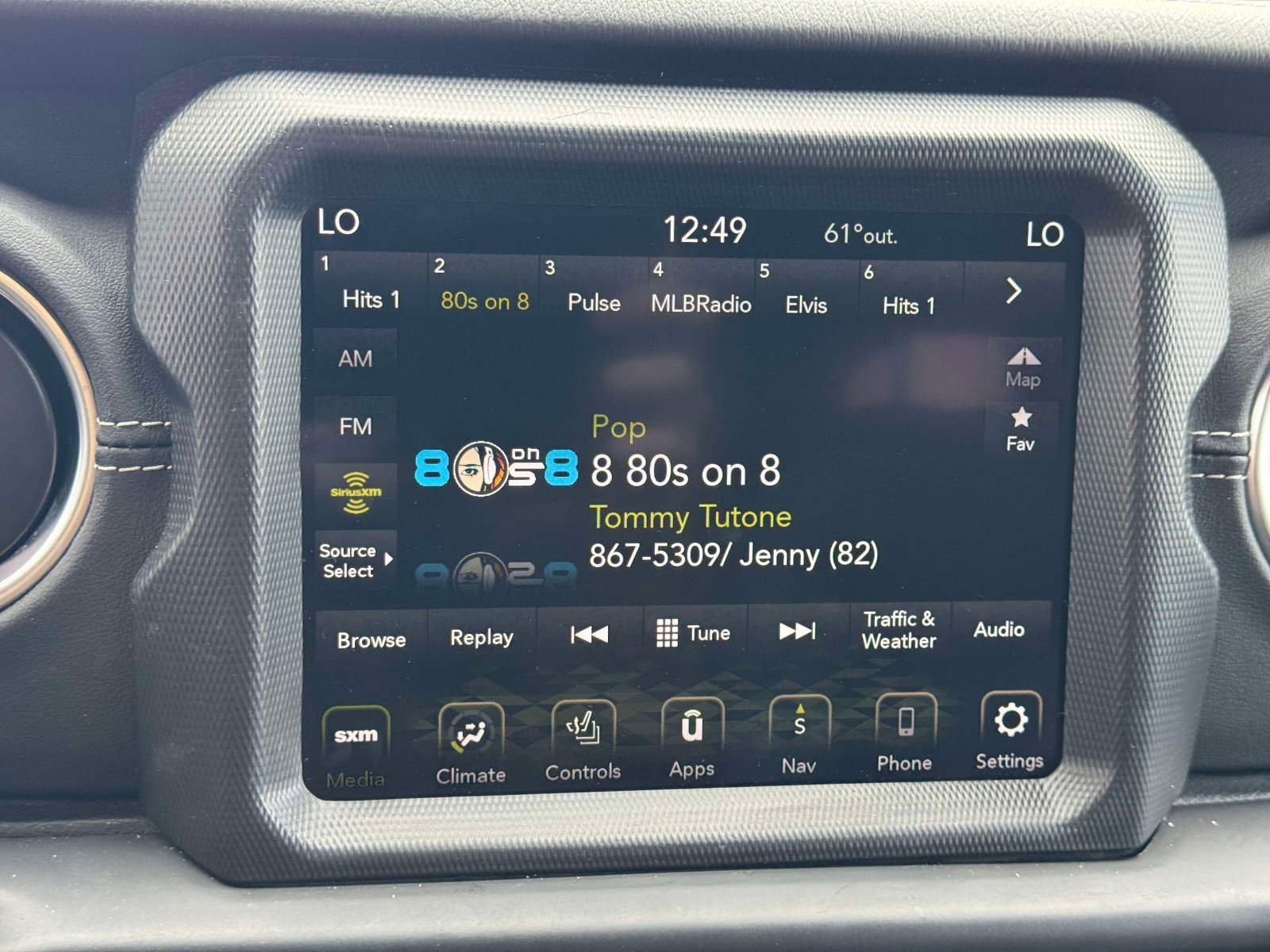 Used 2023 Jeep Wrangler Unlimited Sahara w/ Cold Weather Group AWD/4WD image 24