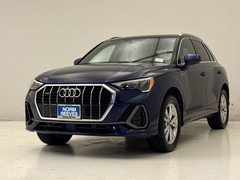 Used 2021 Audi Q3 2.0T Premium w/ Convenience Package AWD/4WD image 2