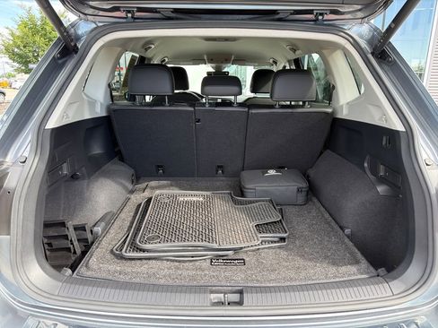 Used 2022 Volkswagen Tiguan SE AWD/4WD image 23