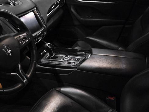 Used 2017 Maserati Levante AWD/4WD image 22
