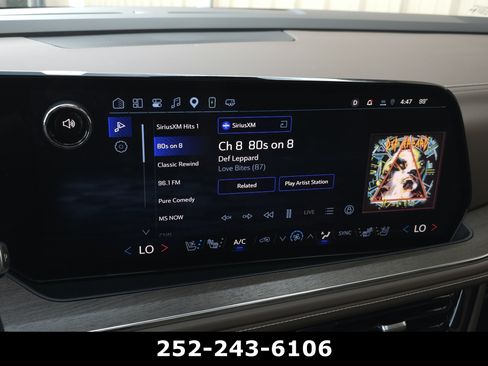 Used 2025 Chevrolet Suburban High Country AWD/4WD image 20