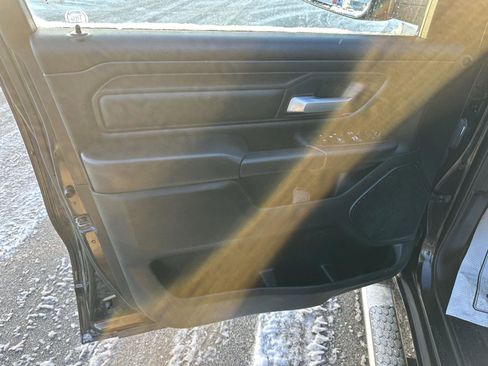 Used 2019 RAM 1500 Tradesman w/ SXT Appearance Group image 17