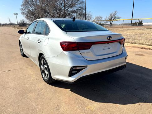 Used 2021 Kia Forte LXS image 7