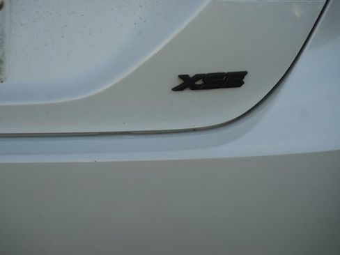 Used 2022 Toyota Camry XSE FWD image 6