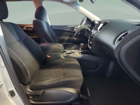 Used 2016 Nissan Pathfinder SV FWD image 19