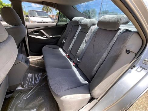 Used 2010 Toyota Camry LE image 21