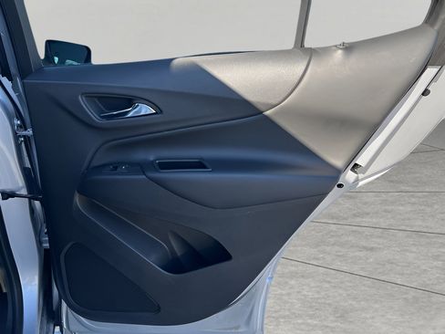 Used 2019 Chevrolet Equinox LT image 31