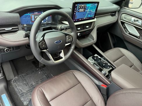 New 2026 Ford Explorer Platinum image 14