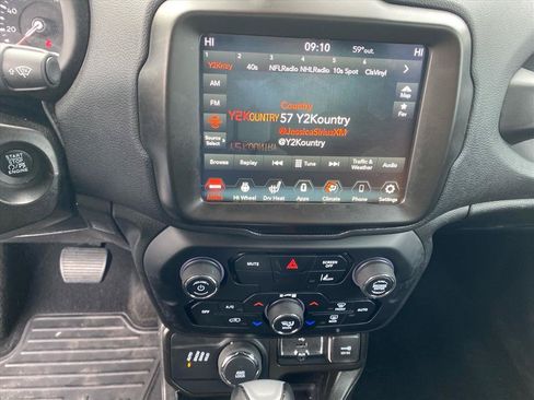 Used 2022 Jeep Renegade Limited AWD/4WD image 11