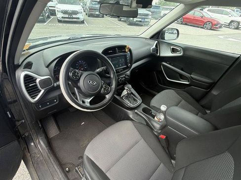 Used 2021 Kia Soul LX FWD image 6