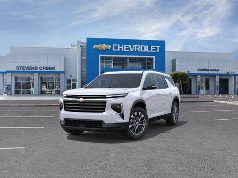 New 2026 Chevrolet Traverse LT w/ Sun and Wheel Package FWD image 8