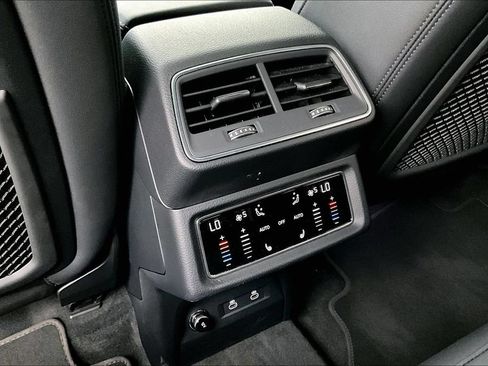 Used 2024 Audi Q8 e-tron Premium Plus w/ Premium Plus Package AWD/4WD image 31